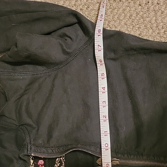 Twisted Heart sweatshirt - Picture 5 of 6